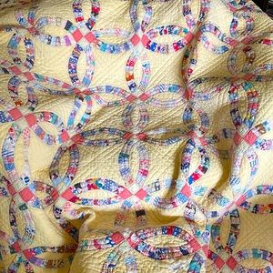 Antique Double  Wedding Ring Pattern Cotton Quilt 💍